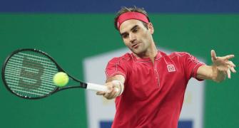 Tennis: Federer reaches Basel quarter-finals
