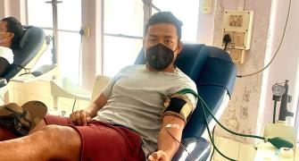 COVID-19: This Indian footballer donated blood
