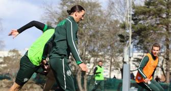 Zlatan shrugs off coughing fit, trains with Hammarby