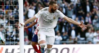 Benzema strike gives Real win; Bayern win to go top