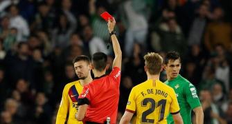 Football Extras: Ref rested after Barca's controversial win