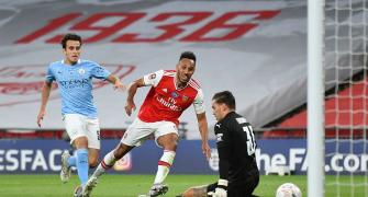 Aubameyang fires Arsenal past City into FA Cup final