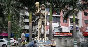 Indian fans mourn Maradona in soccer-mad Kolkata