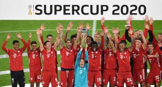 Football PIX: Bayern win fifth title of year