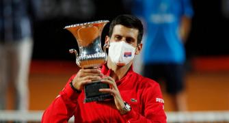 Djokovic wins 5th Italian Open, makes Masters history