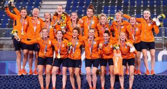 Netherlands trounce Argentina for women's hockey gold