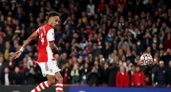 Aubameyang stripped of captaincy by Arsenal