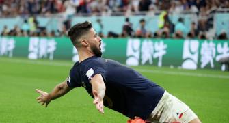 Giroud becomes France's all-time top scorer