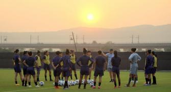 COVID outbreak puts India out of women's Asian Cup