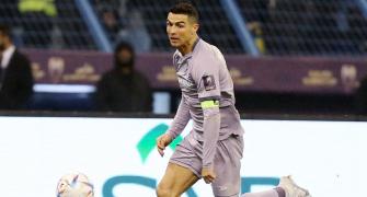Ronaldo misses sitter then nets 1st goal for Al Nassr 