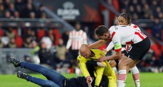 Europa League: PSV fan attacks Sevilla keeper