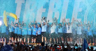 PIX! Thundershower can't dampen City's victory parade!