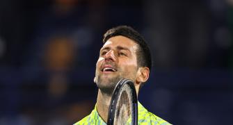 Flawless Djokovic enters Dubai semi-finals