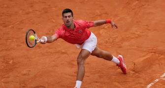 Flawless Djokovic reaches Rome quarters