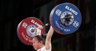 Huihua betters Mirabai Chanu's World record