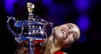 Sabalenka beats Zheng to retain Australian Open crown