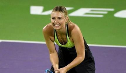 Sharapova loses on return to exhibition tennis