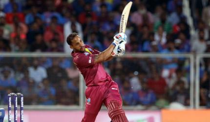 PHOTOS: WI record comfortable win to level series