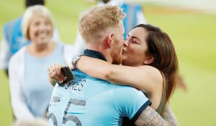 Kisses, hugs all around as new World champs celebrate