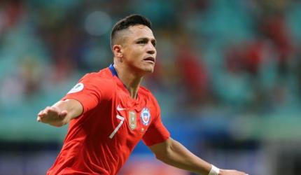 Football Extras: Sanchez takes Chile to Copa quarters