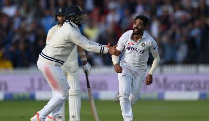 Kohli praises Siraj's ability to get anyone out...