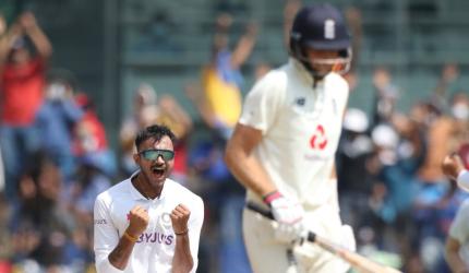 India stretch lead after spinners wreck England 