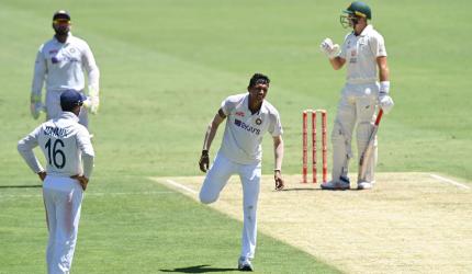 Saini leaves field after injury on Day 1 of 4th Test