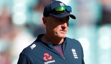 England sack assistant coach Thorpe