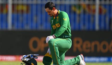 First Look: South Africa's de Kock takes the knee!