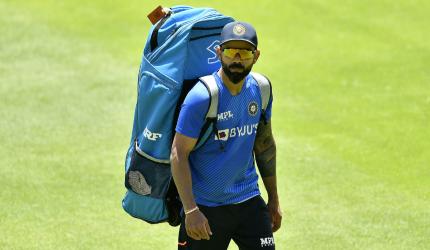 Kohli 'absolutely fit' for third Test but Siraj out