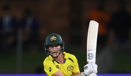 Women's T20 WC: Australia cruise to 8-wicket win