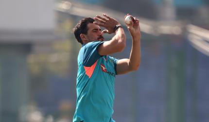 Starc 'on track' to bowl in second Test against India