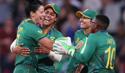 South Africa reach Women's T20 World Cup semis