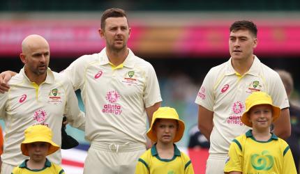 Covid positive Renshaw named in Aussie XI