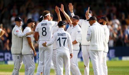 England go unchanged for fourth Ashes Test