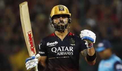 Faf du Plessis hails Kohli's heroic efforts