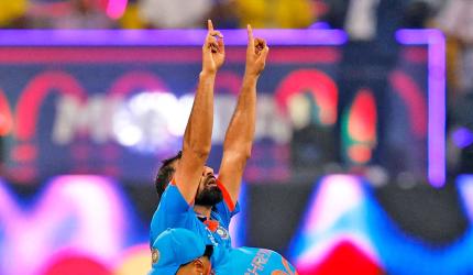 Why Was Shami Rubbing His Head?