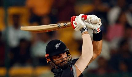 PHOTOS: NZ swat aside Sri Lanka, put one foot in semis