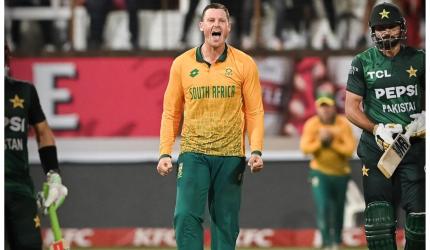 1st T20I: Linde stars as South Africa down Pakistan