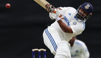 Respect the conditions: Gavaskar advises Rishabh Pant