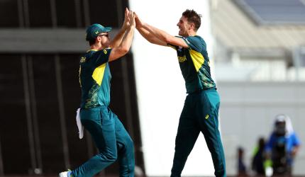 Cummins 'tricks' as Australia beat B'desh amid rain