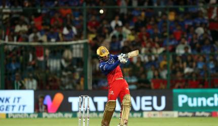 PICS: 5 in a row! RCB thrash DC to stay alive