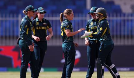 WC T20: Australia beat Pakistan to qualify for semis 