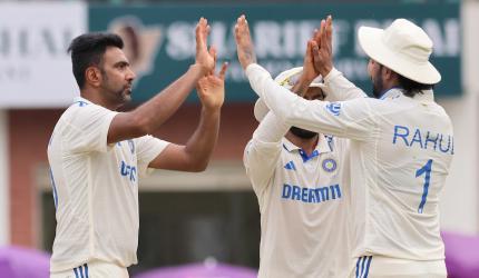 Is Lyon better than Ashwin in Test cricket? 