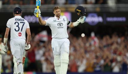 Root's 135 powers England despite Starc's 6 wickets