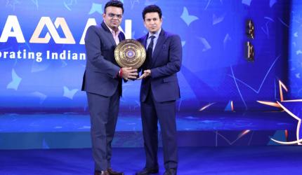 Sachin Honoured with Lifetime Achievement Award 