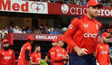 Buttler 'brilliant leader' despite England's failures