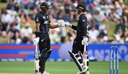 New Zealand win ODI series despite Theekshana 'trick'