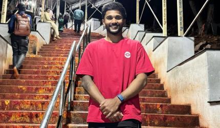 Reddy Climbs Tirupati Stairs On Knees