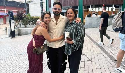 Rishabh Pant Relaxes With Mum, Sis